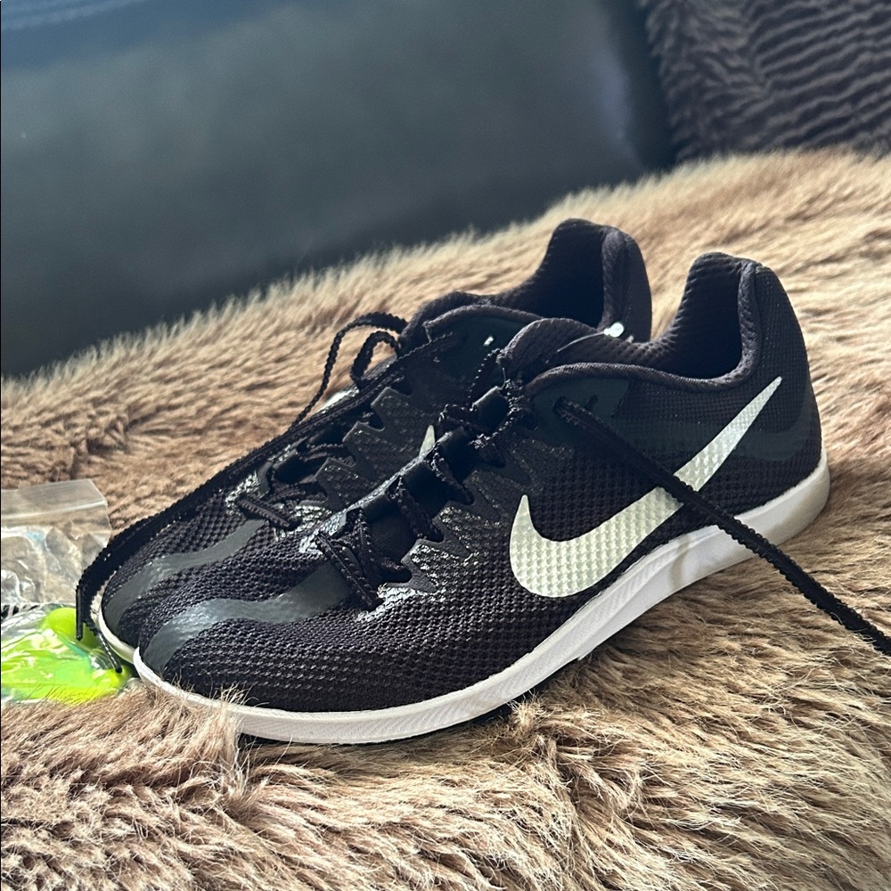 Nike Men's Black and White Athletic Shoes